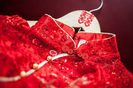 The Weekend Read✨Wearing Red: A Vibrant Celebration of the Most Captivating Colour