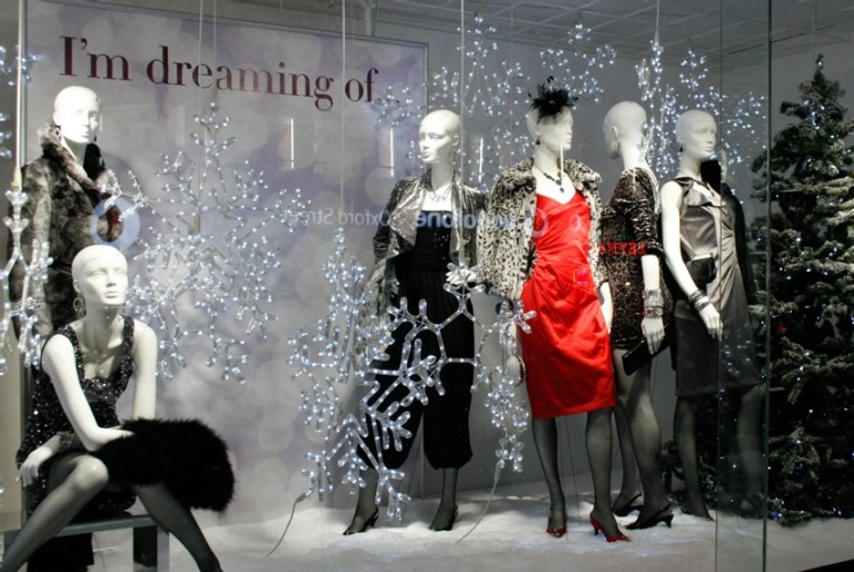 The Weekend Read✨The Psychology of Modern Shopping: From High Street to Hashtags