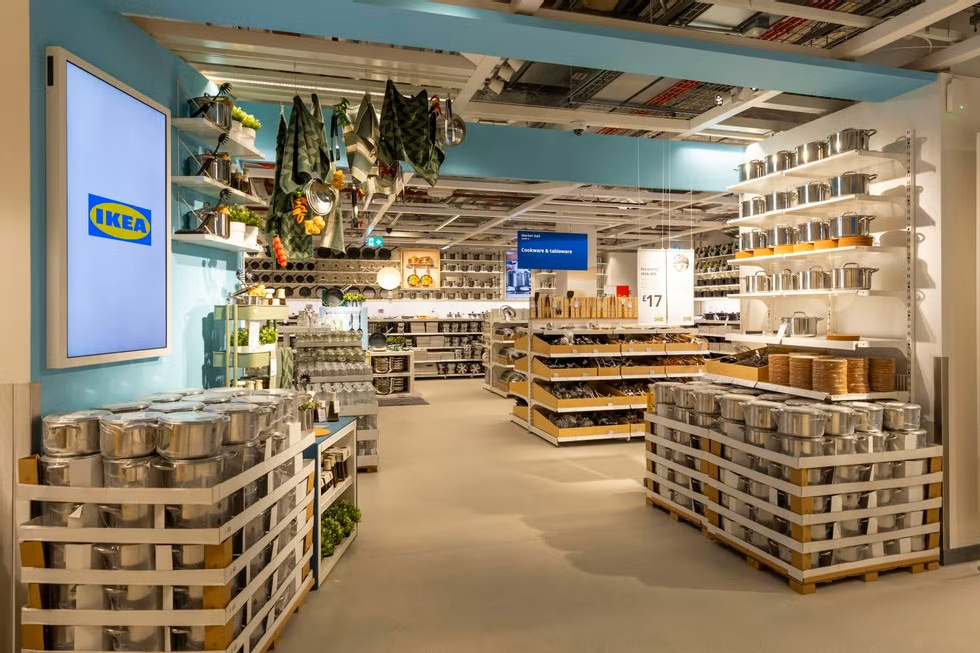 The Weekend Read✨The Psychology of Modern Shopping: From High Street to Hashtags