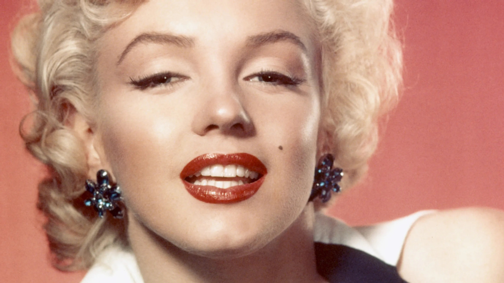 The Weekend Read✨Red Lips and Revolution: The Story of Lipstick