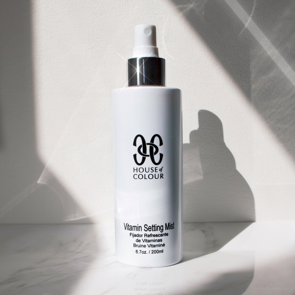 The Weekend Read * Makeup Made Easy: Creative Looks For AW25/26